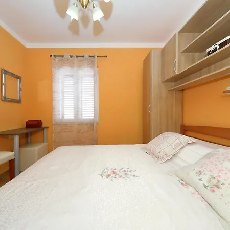 Simeone Apartment